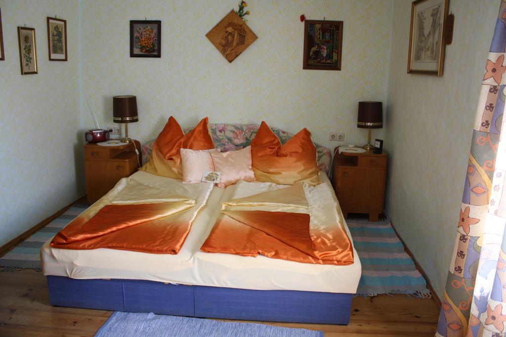 Weinbau-Gaestezimmer Martin Und Eva Maria Jamek Weissenkirchen in der Wachau Dış mekan fotoğraf